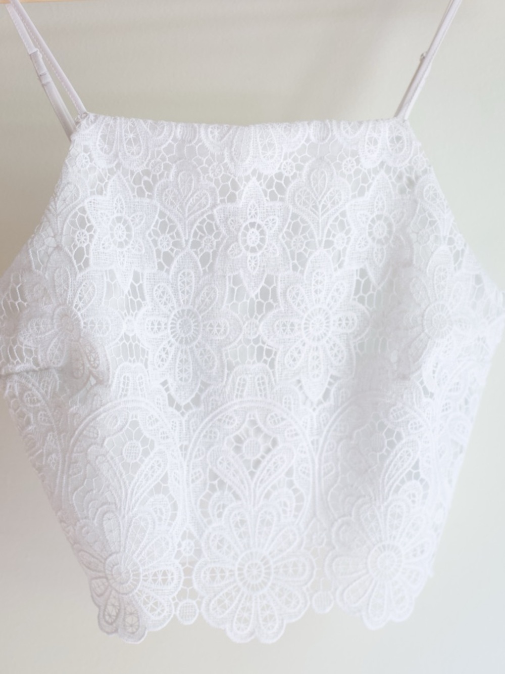 Abercrombie & Fitch White Lace Cropped Camisole M - Picture 3 of 6
